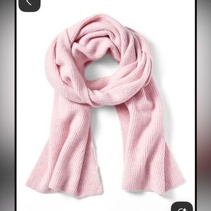 Long Banana Republic pink cashmere blend scarf